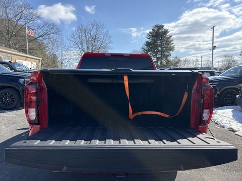 Used 2025 GMC Sierra 1500 Elevation image 24