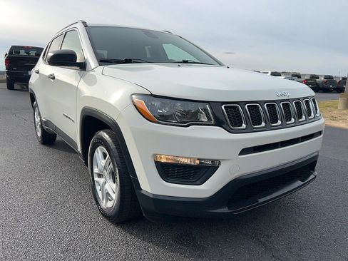 Used 2019 Jeep Compass Sport image 3