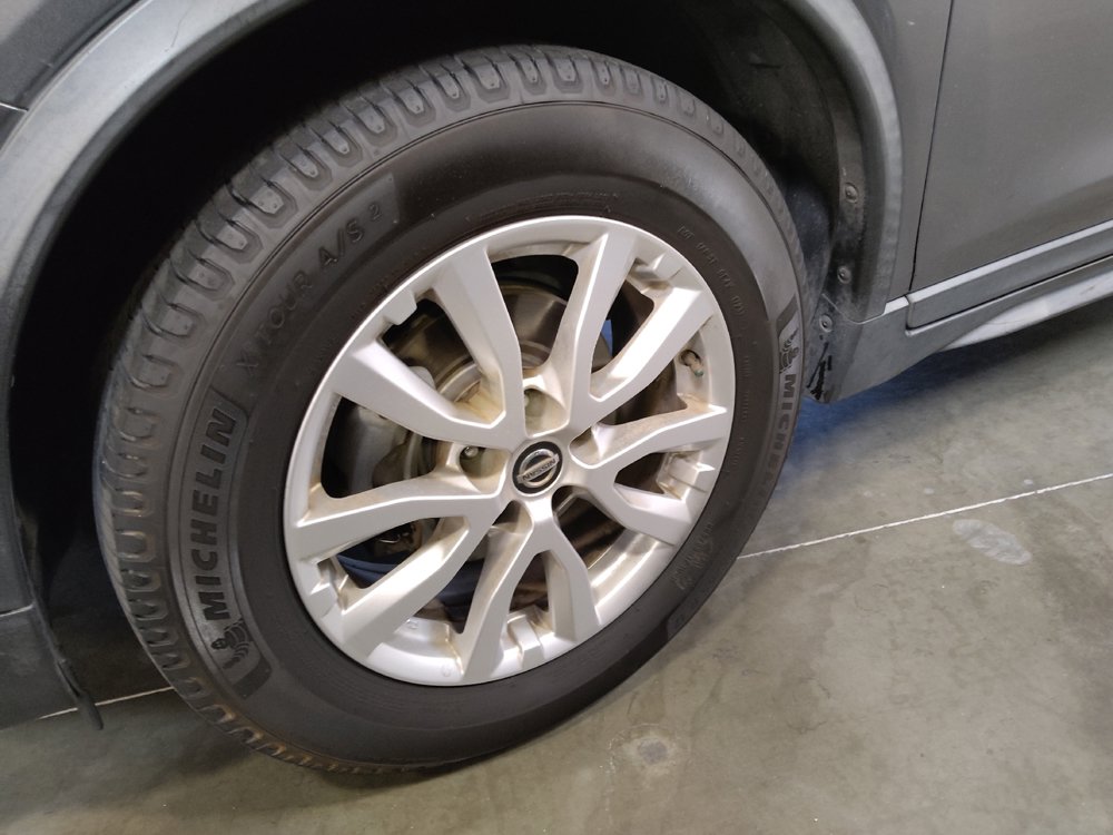 Used 2019 Nissan Rogue SV FWD image 31