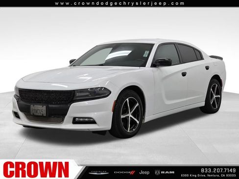 Used 2017 Dodge Charger SXT w/ Driver Confidence Group image 3