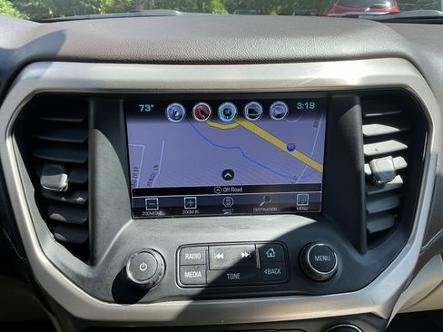 Used 2019 GMC Acadia Denali w/ Technology Package AWD/4WD image 23
