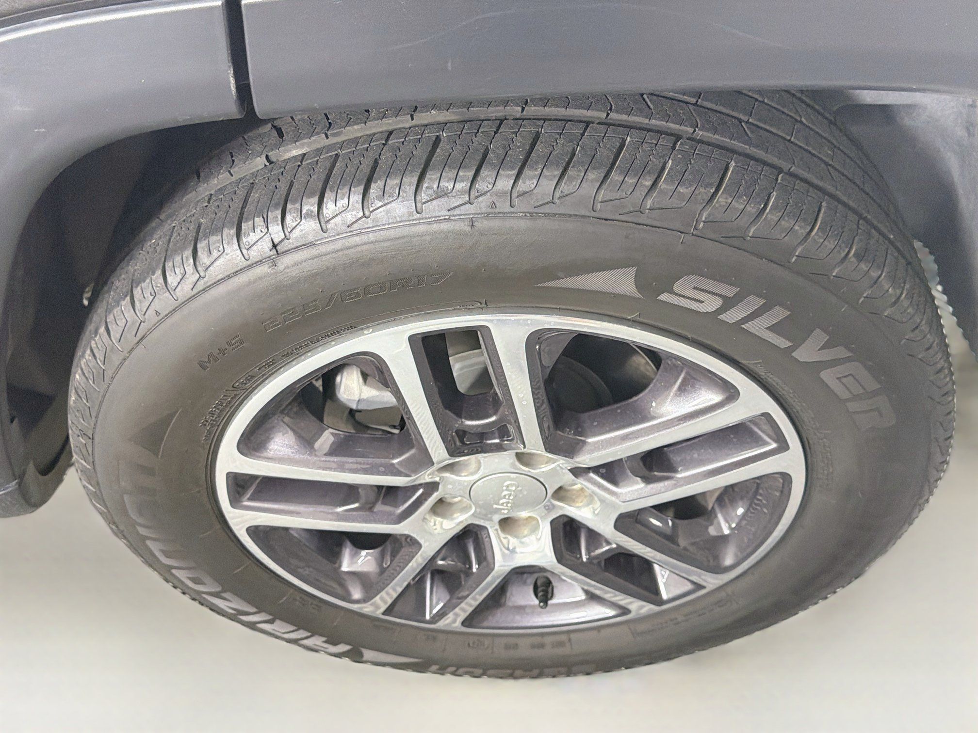 Used 2018 Jeep Compass Latitude w/ Popular Equipment Group FWD image 11