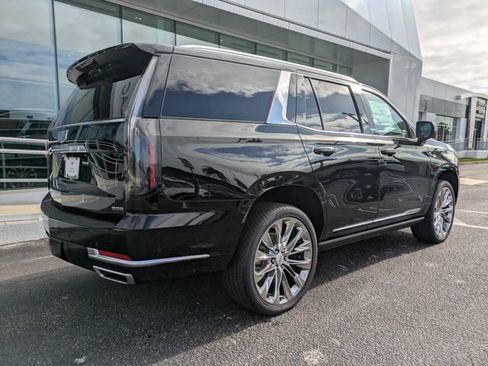 New 2026 Cadillac Escalade Luxury w/ LPO, Radiant Package AWD/4WD image 4