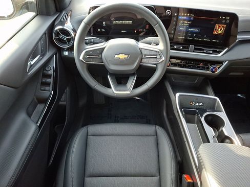 Used 2025 Chevrolet Equinox LT w/ Convenience Package II image 19