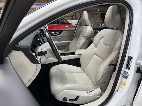 Used 2019 Volvo S60 T5 Momentum w/ Premium Package FWD image 25