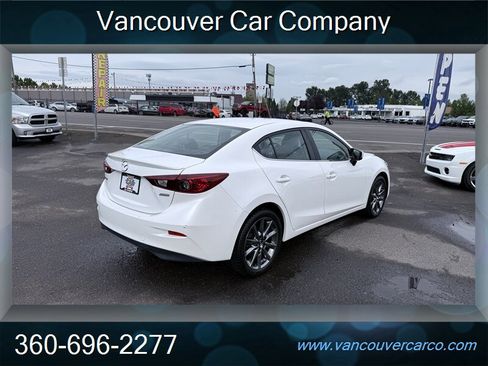 Used 2018 MAZDA MAZDA3 Touring FWD image 8