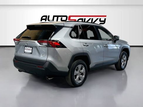 Used 2025 Toyota RAV4 XLE AWD/4WD image 7