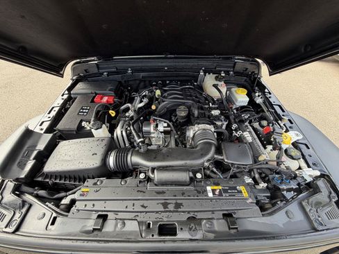 Used 2022 Jeep Wrangler Unlimited Sport AWD/4WD image 23