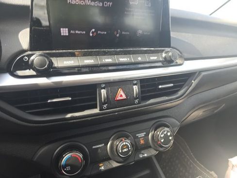 Used 2023 Kia Forte LXS w/ LXS Technology Package FWD image 7
