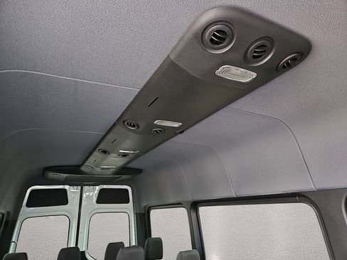 Used 2025 Mercedes-Benz Sprinter 2500 image 16