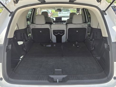 Used 2023 Honda Pilot LX image 13