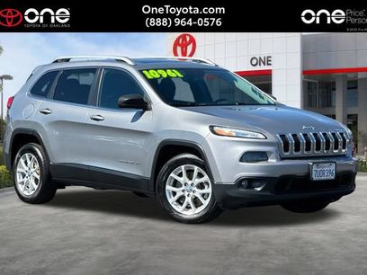 Used 2016 Jeep Cherokee Latitude w/ Comfort/Convenience Group