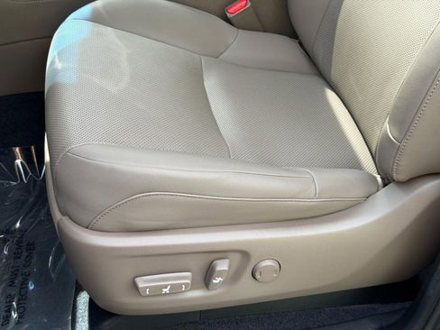 Used 2023 Lexus GX 460 Premium AWD/4WD image 25