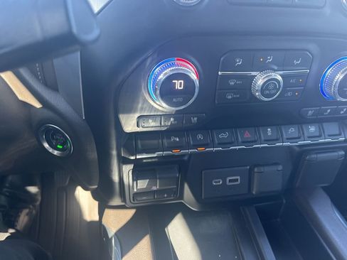 Used 2019 GMC Sierra 1500 SLT w/ SLT Premium Package AWD/4WD image 21