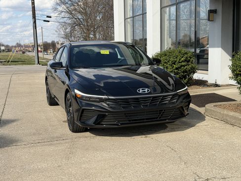New 2026 Hyundai Elantra Sport FWD image 13