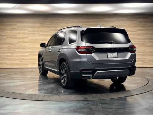 Used 2025 Honda Pilot Elite image 14