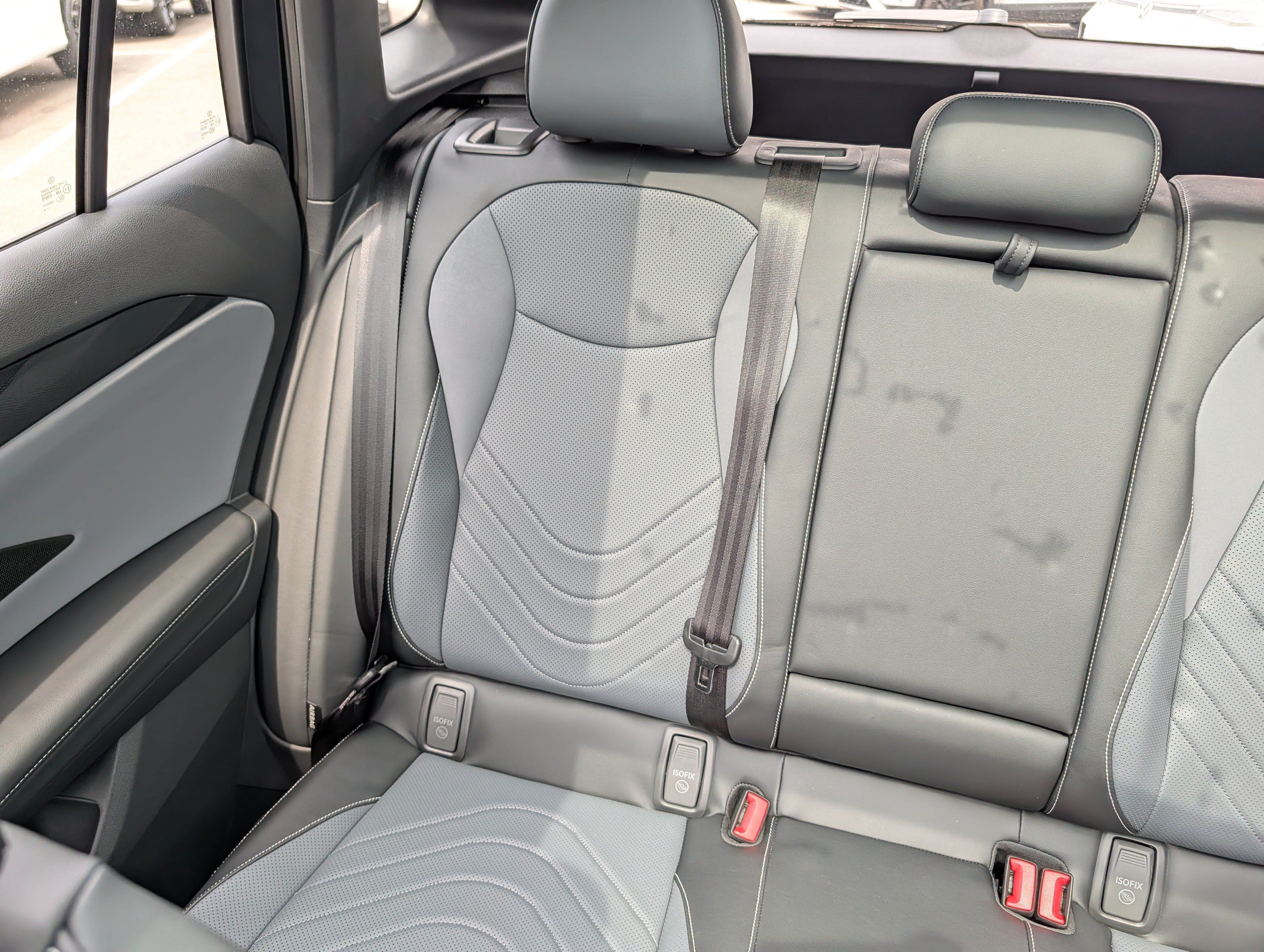Certified 2025 Volkswagen Tiguan SE R-Line AWD/4WD image 12