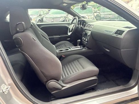 Used 2013 Dodge Challenger SXT RWD image 16