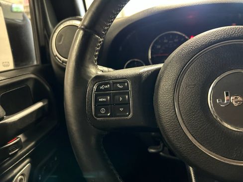 Used 2014 Jeep Wrangler Unlimited Sahara w/ Connectivity Group AWD/4WD image 17