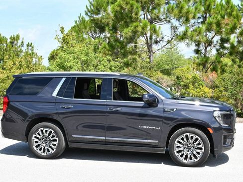 Used 2023 GMC Yukon Denali Ultimate AWD/4WD image 8