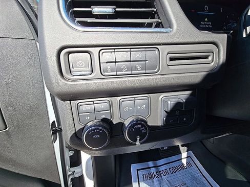 Used 2024 Chevrolet Tahoe Z71 w/ Luxury Package image 40