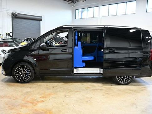 Used 2023 Mercedes-Benz Metris Passenger image 2