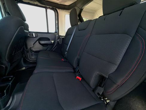 Used 2021 Jeep Wrangler Unlimited Rubicon w/ Safety Group image 19