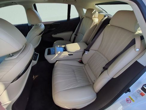 Used 2018 Lexus LS 500 500 Base w/ Luxury Package image 32