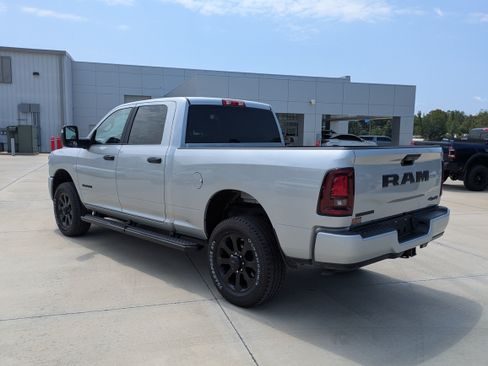 Used 2026 RAM 2500 Big Horn AWD/4WD image 6