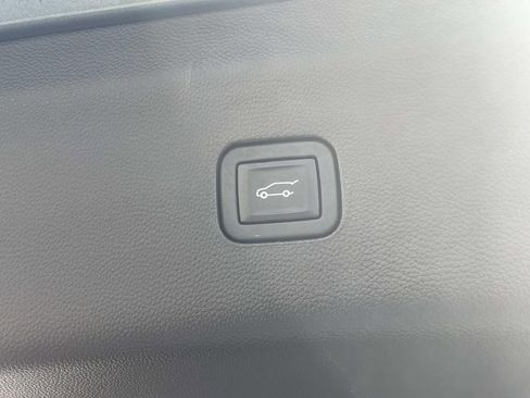 Certified 2023 Buick Enclave Essence w/ Experience Buick Package image 12