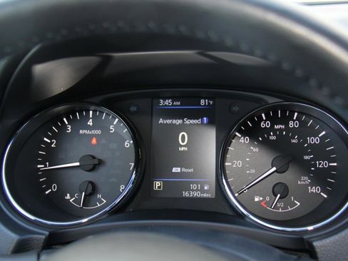 Used 2022 Nissan Rogue Sport SV w/ Technology Package image 14