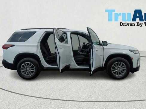 Used 2023 Chevrolet Traverse LT FWD image 14