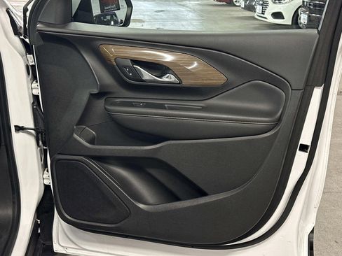 Used 2018 GMC Terrain SLE w/ Driver Convenience Package image 12