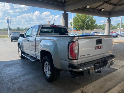 Used 2017 GMC Canyon W/T w/ Convenience Package RWD image 5