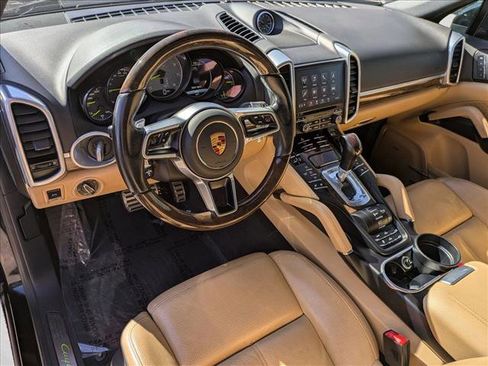 Used 2018 Porsche Cayenne S Platinum image 10