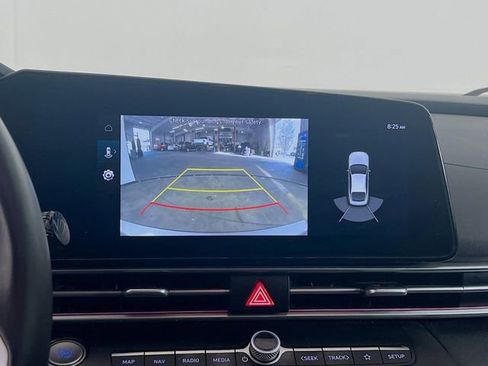 Used 2023 Hyundai Elantra Limited w/ Cargo Package image 14