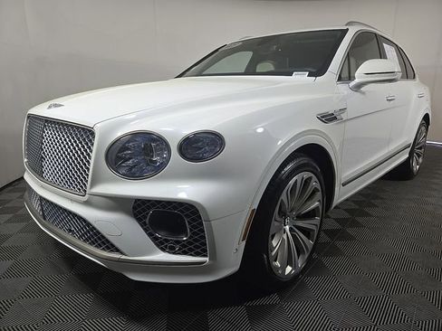 Used 2023 Bentley Bentayga Plug-In Hybrid AWD/4WD image 2