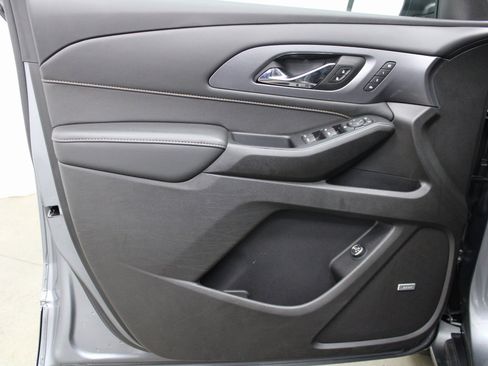 Used 2021 Chevrolet Traverse Premier w/ LPO, Cargo Package image 11