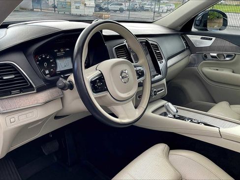 Used 2022 Volvo XC90 T8 Inscription image 17