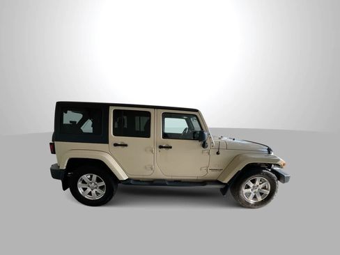 Used 2011 Jeep Wrangler Unlimited Sahara w/ Dual Top Group AWD/4WD image 9