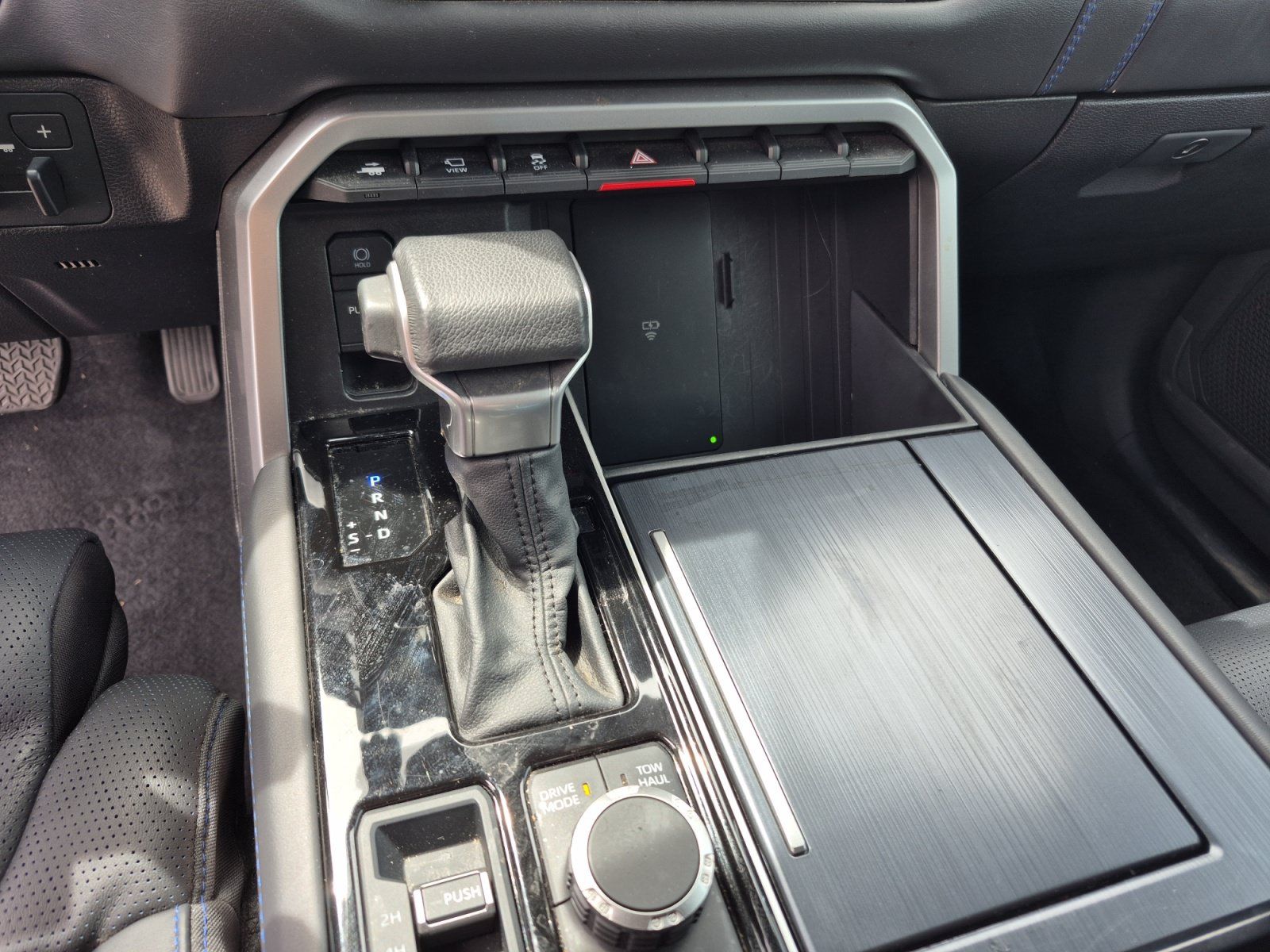 Used 2025 Toyota Sequoia Platinum AWD/4WD image 12