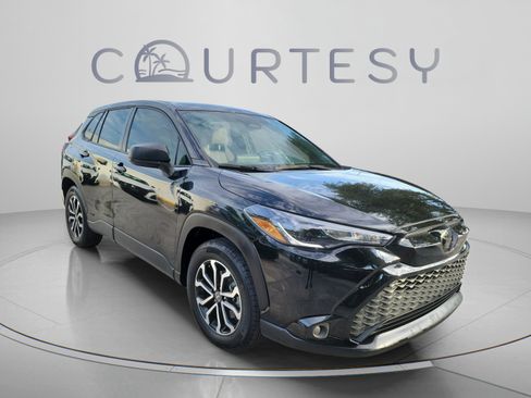 Used 2024 Toyota Corolla Cross AWD Hybrid image 5