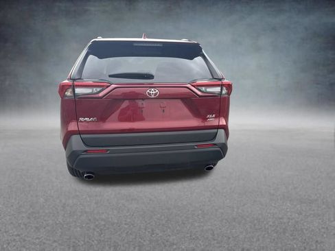 Used 2025 Toyota RAV4 XLE AWD/4WD image 4
