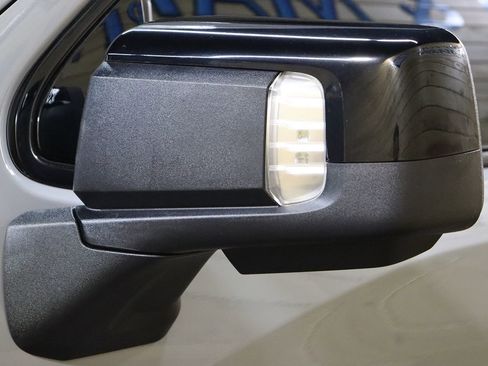 Used 2024 GMC Sierra 1500 AT4 w/ Technology Package image 18