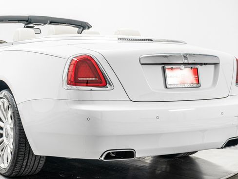 Used 2020 Rolls-Royce Dawn RWD image 37