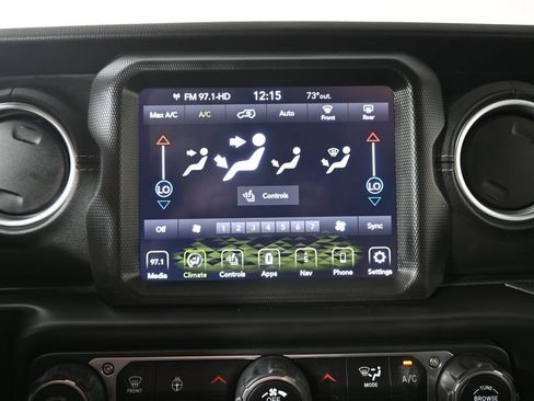 Used 2022 Jeep Wrangler Unlimited Sahara w/ Cold Weather Group AWD/4WD image 27
