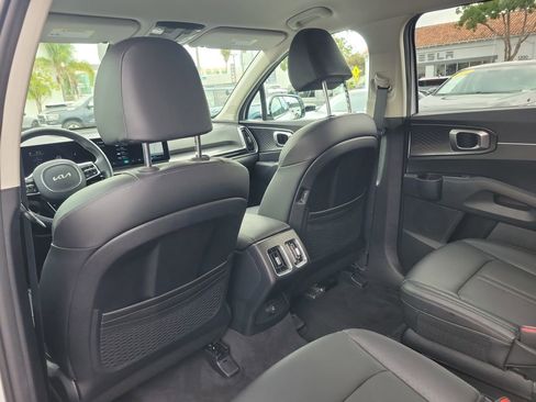 Used 2025 Kia Sorento EX image 15