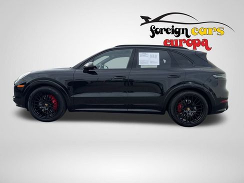 Used 2023 Porsche Cayenne GTS image 4