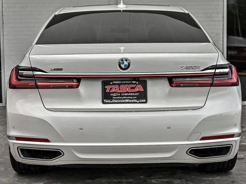 Used 2022 BMW 750i xDrive w/ Executive Package AWD/4WD image 10