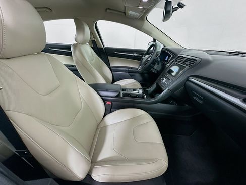 Used 2017 Ford Fusion Titanium FWD image 29